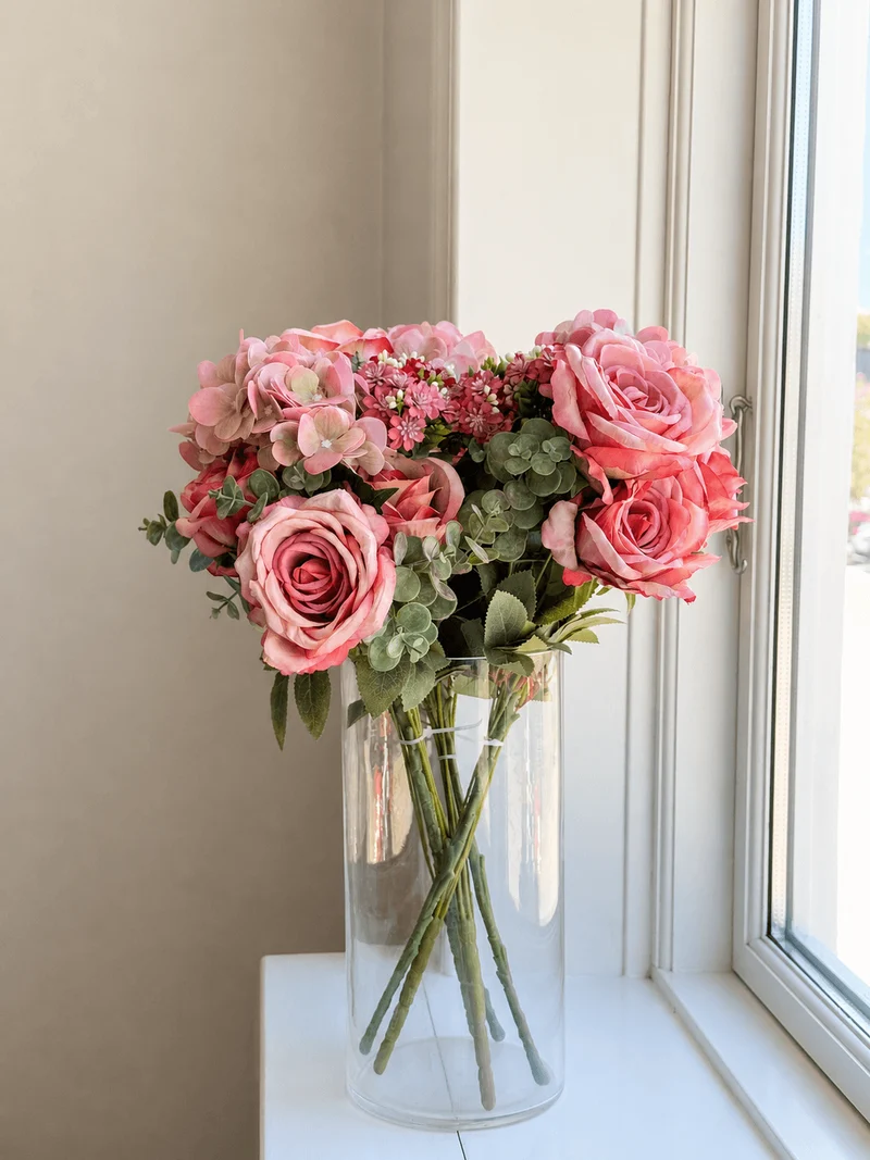 Konstgjord blomsterbukett - Dusty Rose Red